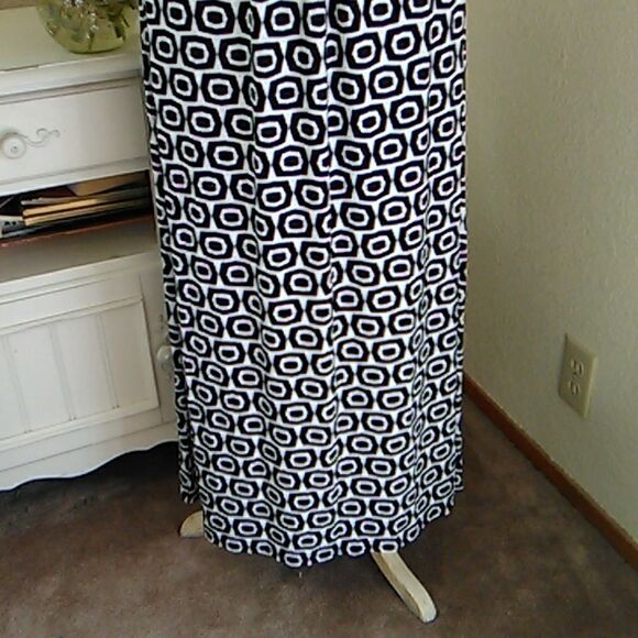 Ann Taylor Maxi Dress - Picture 3 of 11